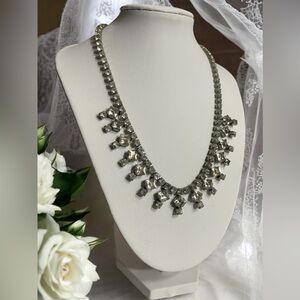 Elegant Vintage Silver Tone &Prong-Set Rhinestone Statement Collar Necklace